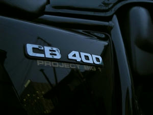 CB400SF -- Embrem